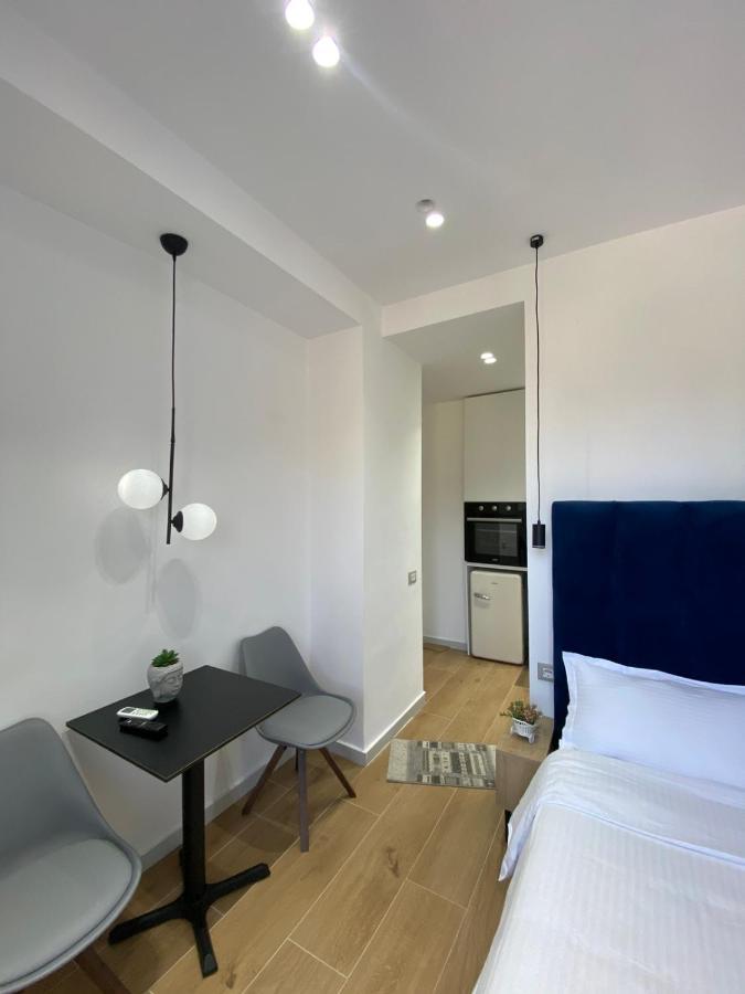 Apartament In Blloku In Front Of Taiwan Tirana Exterior foto
