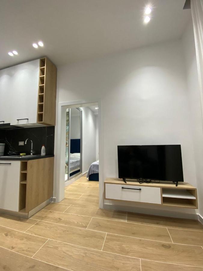 Apartament In Blloku In Front Of Taiwan Tirana Exterior foto