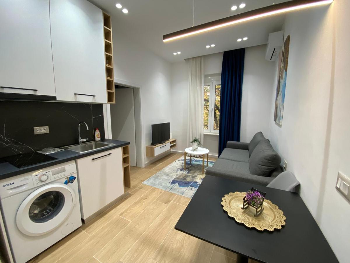 Apartament In Blloku In Front Of Taiwan Tirana Exterior foto