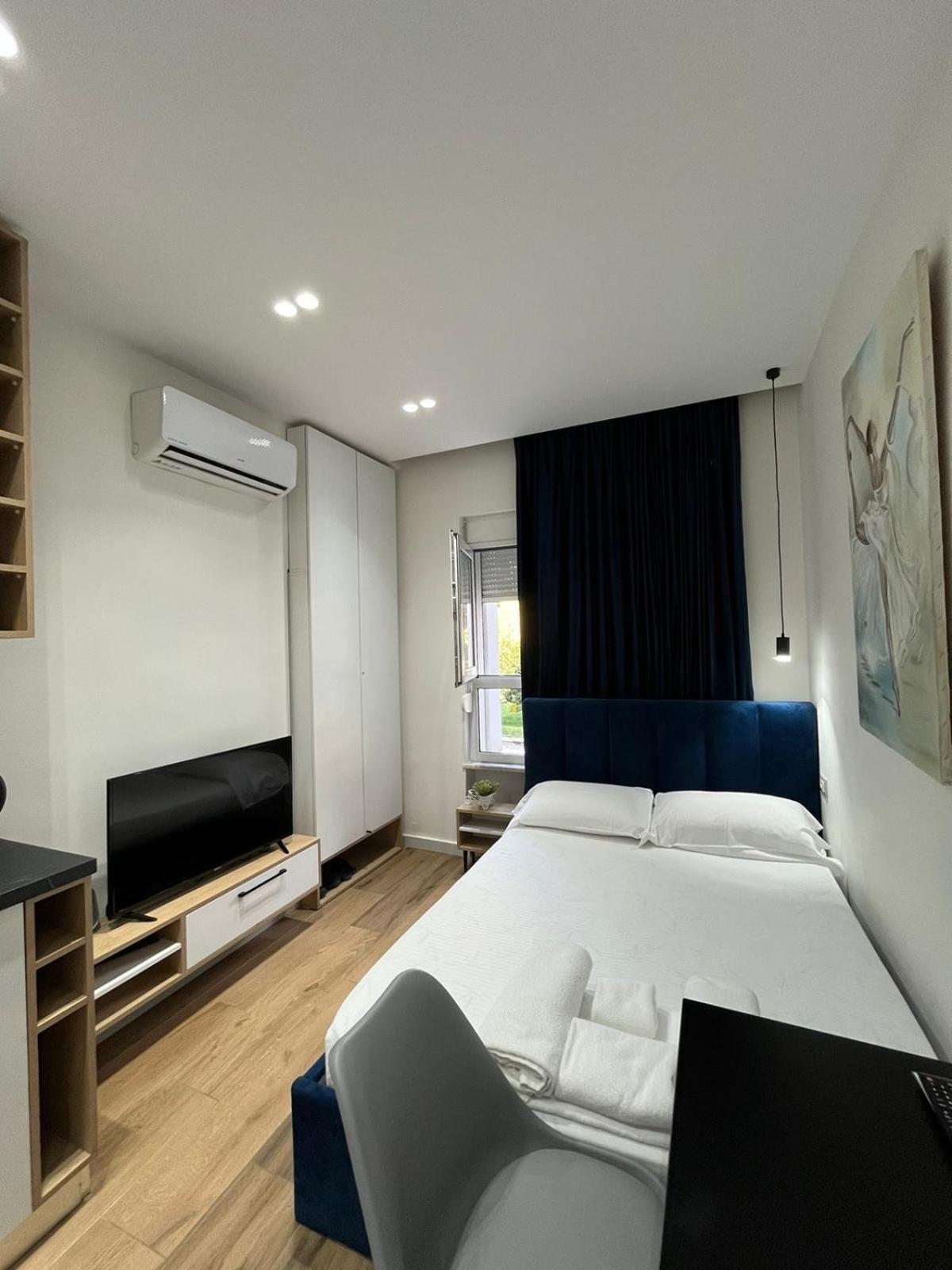Apartament In Blloku In Front Of Taiwan Tirana Exterior foto